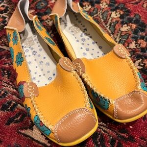 Yellow floral slip on shoes 10/11